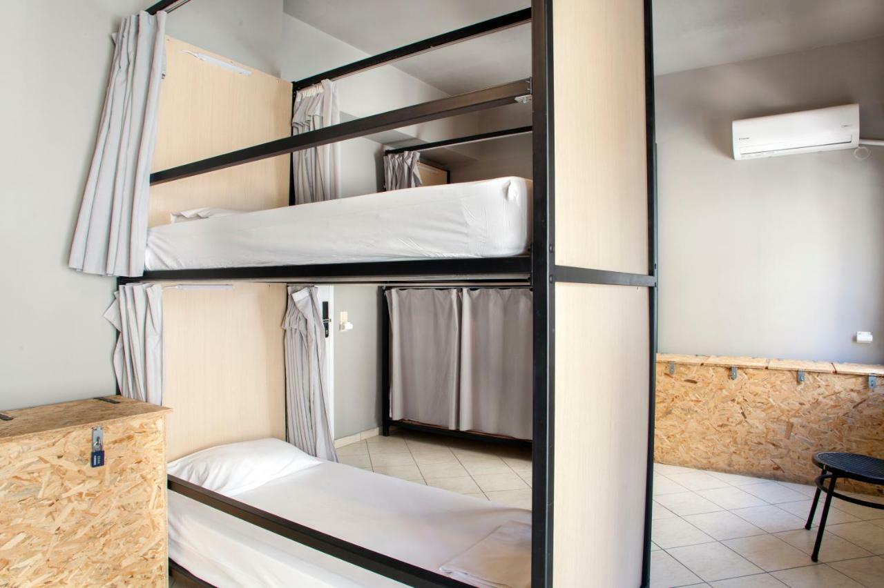 Bett im gemischten 6-Bett-Schlafsaal